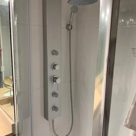 Vista Frontal Zoo Apartman *